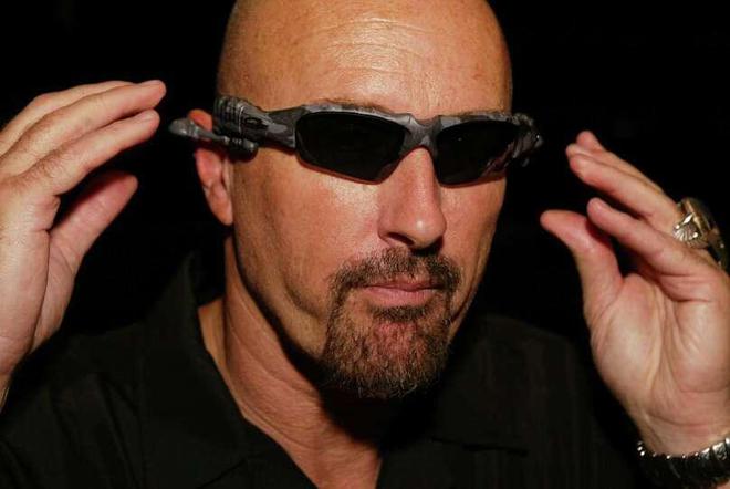 ：从越野赛场到潮流先锋OG网站Oakley(图6)